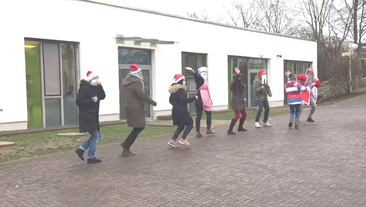 Hinter hohen Bergen Martin Buber Schule Gießen