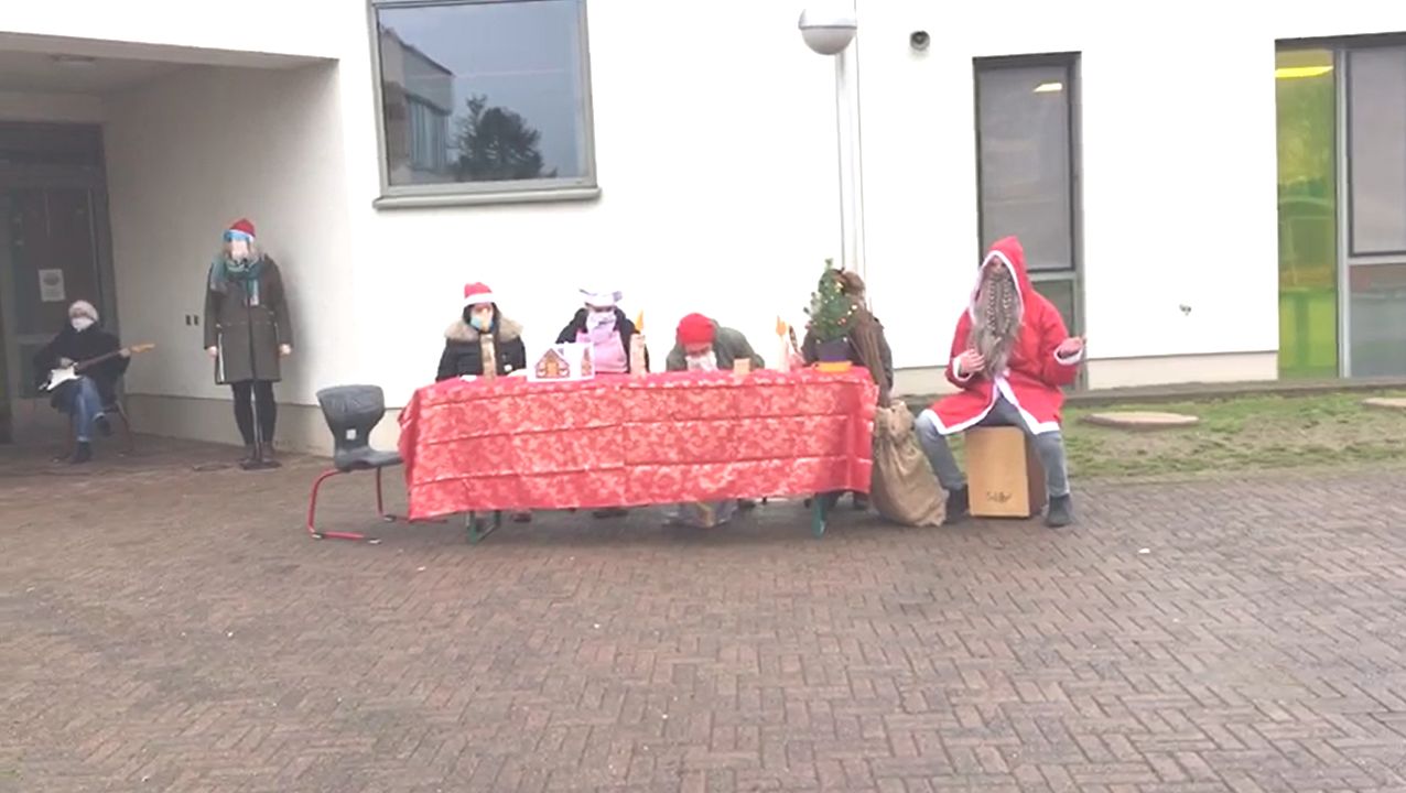 Hinter hohen Bergen Martin Buber Schule Gießen